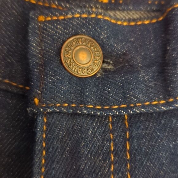 Levi's vintage dark wash white tag jeans - Picture 9 of 11